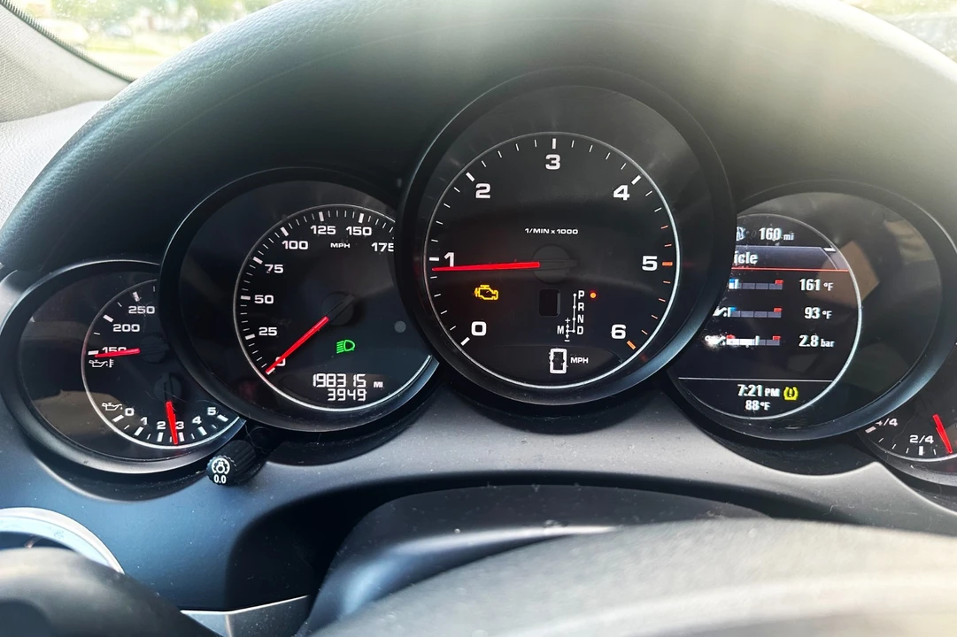 2013 Porsche 958 Cayenne - Image 14 of 20