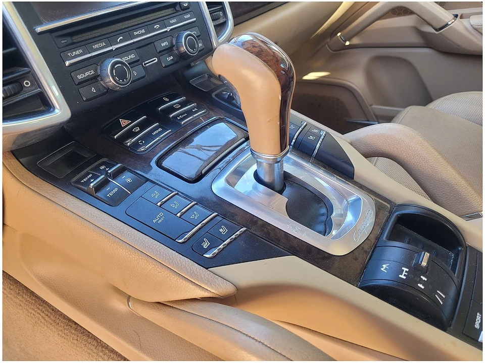 2013 Porsche 958 Cayenne - Image 10 of 21
