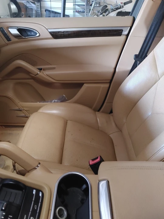 2013 Porsche 958 Cayenne - Image 9 of 20