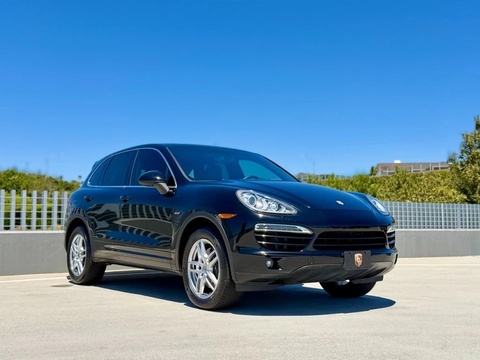 2013 Porsche 958 Cayenne - Image 2 of 31