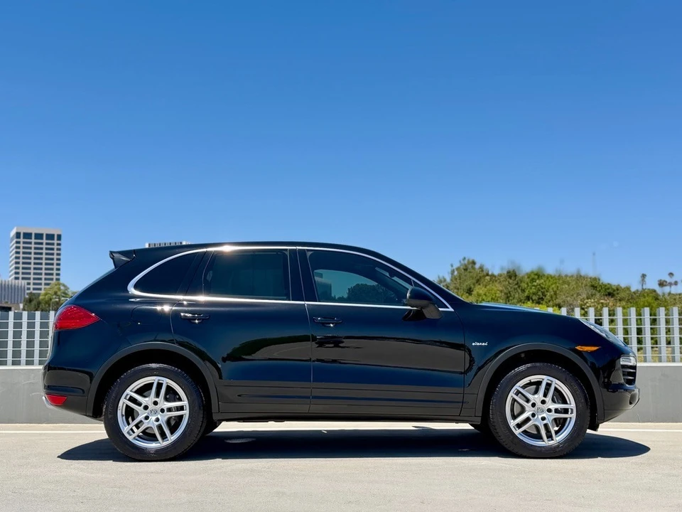 2013 Porsche 958 Cayenne - Image 3 of 31