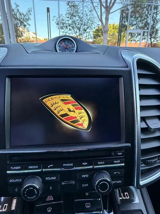 2013 Porsche 958 Cayenne - Image 10 of 31