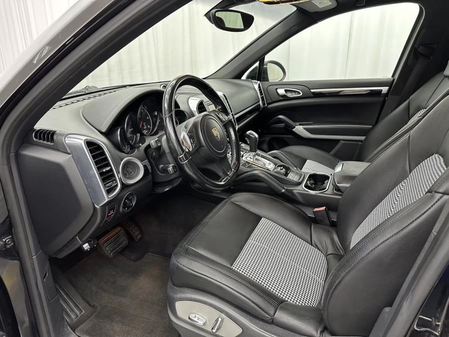 2013 Porsche 958 Cayenne - Image 30 of 31