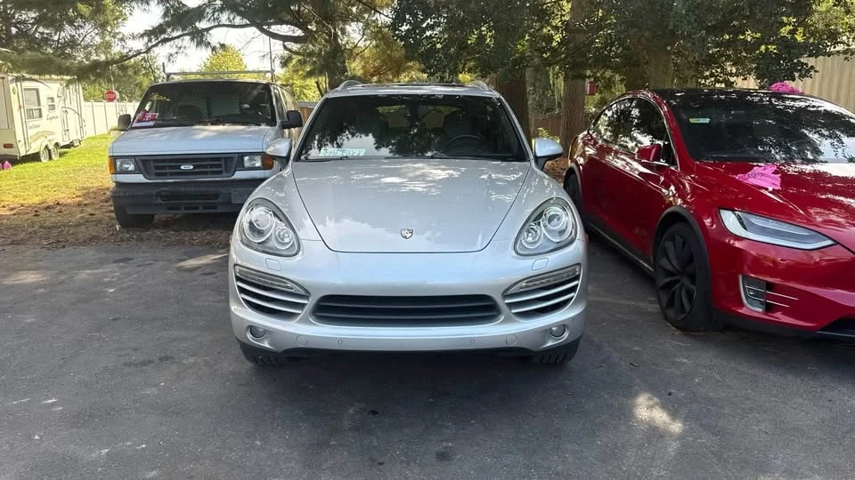2013 Porsche 958 Cayenne Diesel - Image 2 of 10