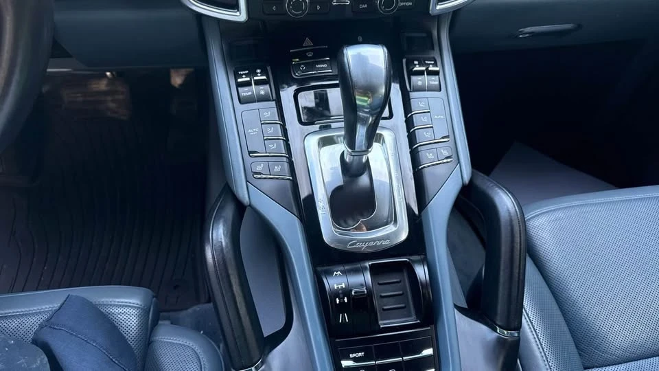 2013 Porsche 958 Cayenne Diesel - Image 4 of 10