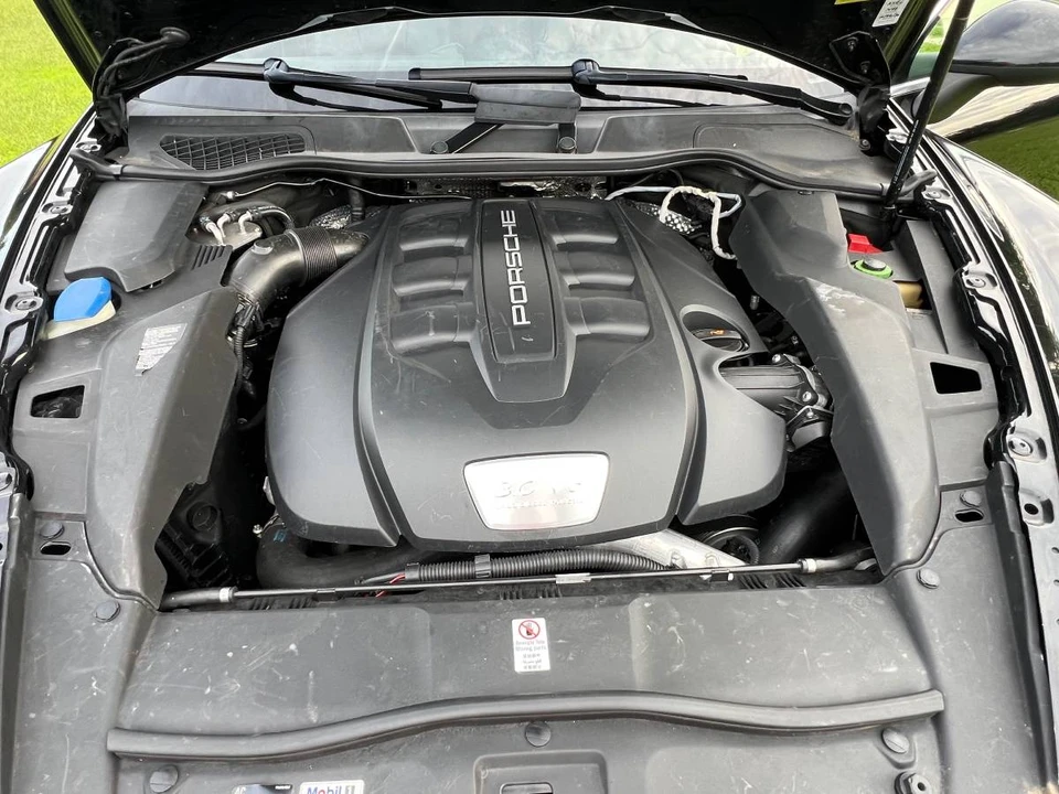 2013 Porsche 958 Cayenne Diesel - Image 8 of 17
