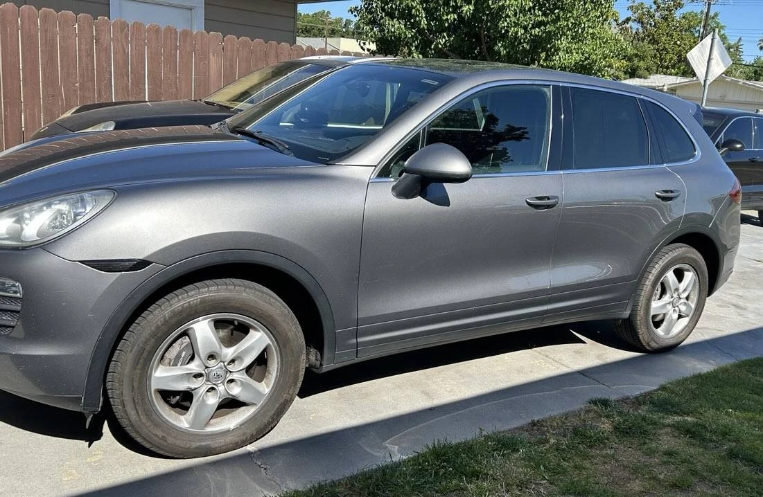 2013 Porsche 958 Cayenne - Image 2 of 11