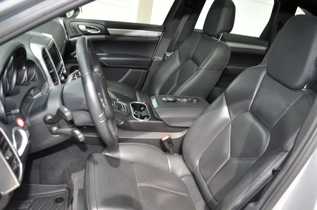 2013 Porsche 958 Cayenne - Image 29 of 30