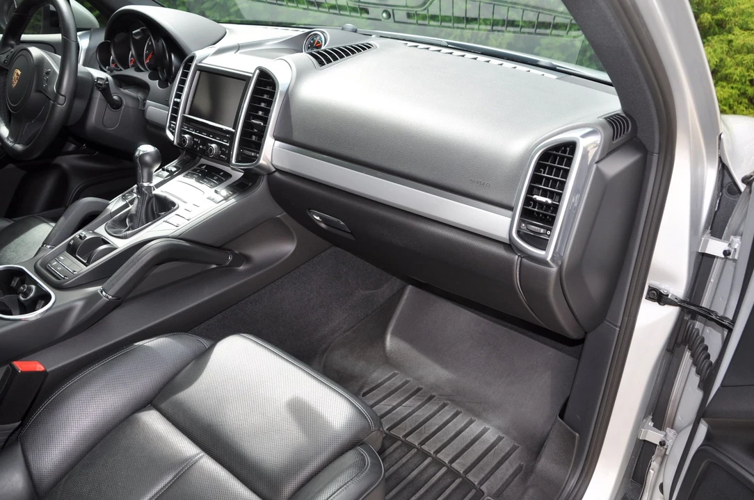 2013 Porsche 958 Cayenne - Image 9 of 30