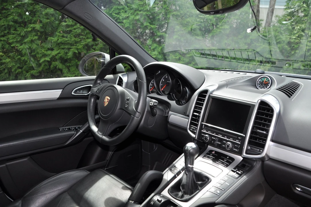2013 Porsche 958 Cayenne - Image 8 of 30