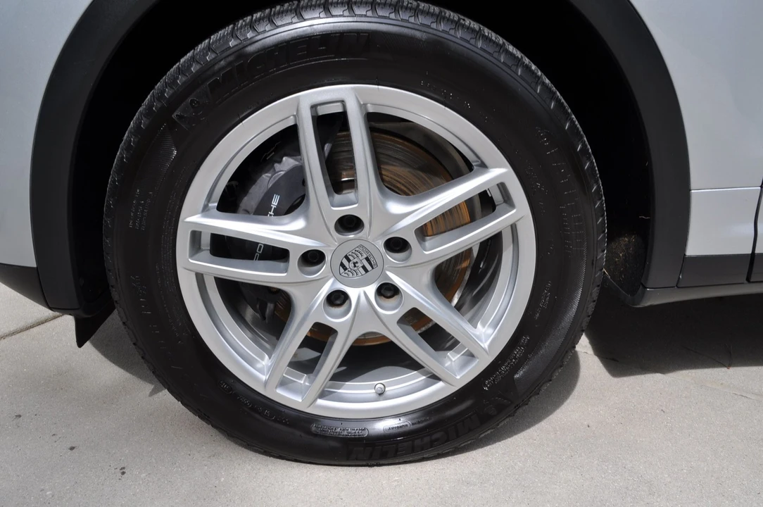 2013 Porsche 958 Cayenne - Image 25 of 30