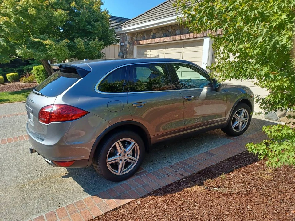 2013 Porsche 958 Cayenne S - Image 6 of 11