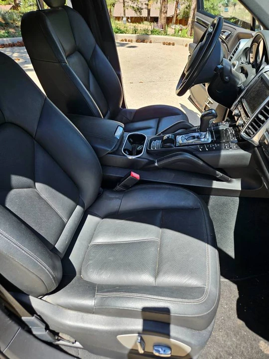 2013 Porsche 958 Cayenne S - Image 10 of 11
