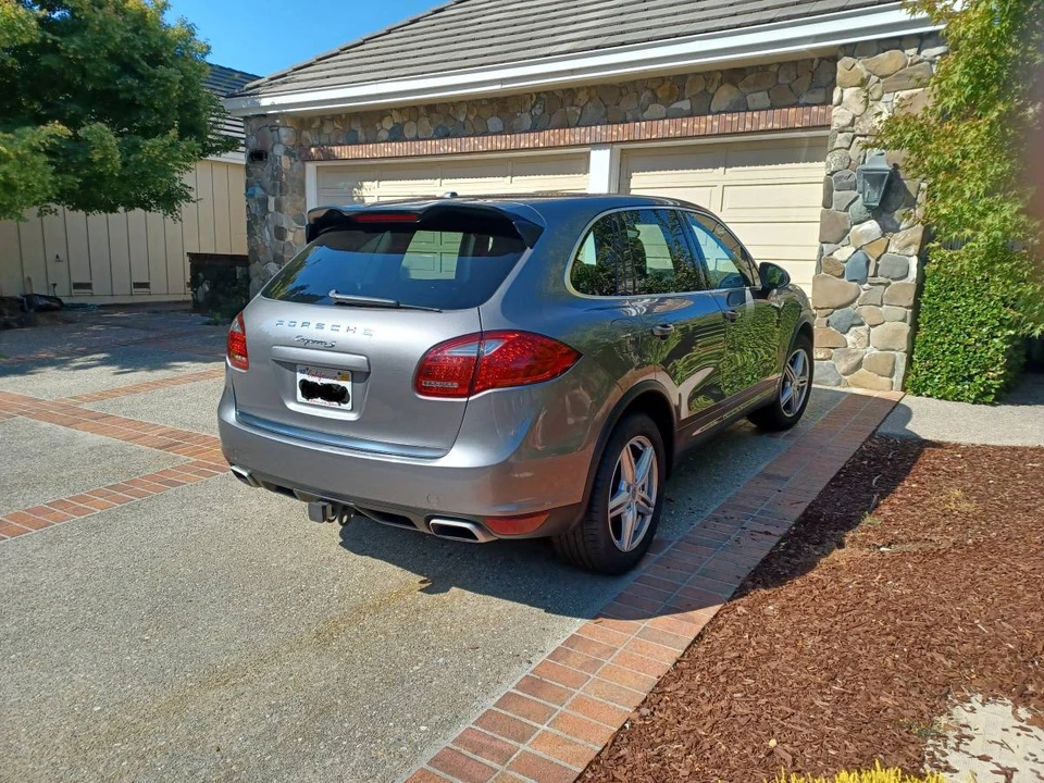 2013 Porsche 958 Cayenne S - Image 3 of 11