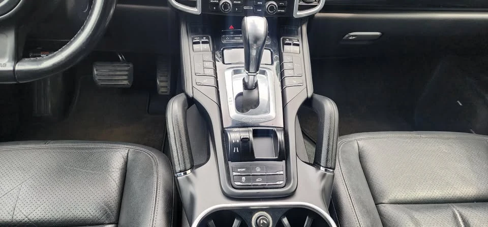 2013 Porsche 958 Cayenne - Image 12 of 20