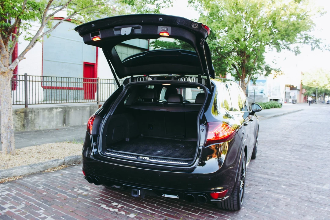 2013 Porsche 958 Cayenne GTS - Image 8 of 16