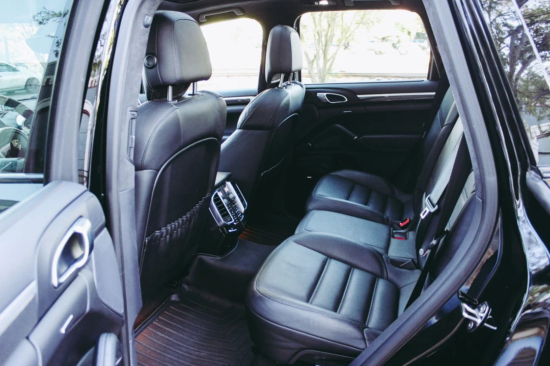 2013 Porsche 958 Cayenne GTS - Image 9 of 16