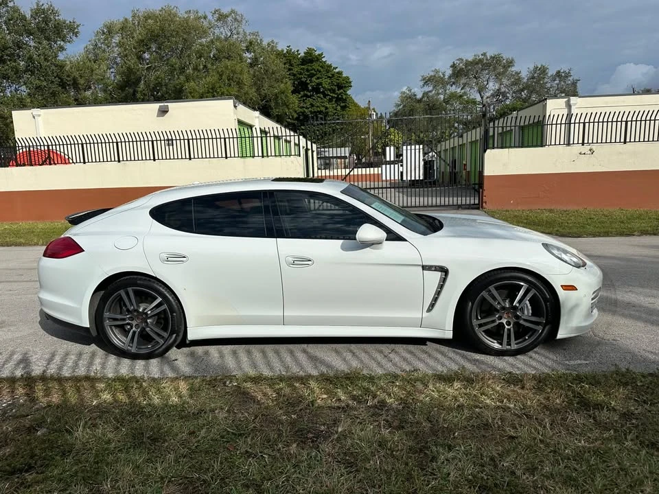 2013 Porsche 970 Panamera 4S - Image 6 of 12