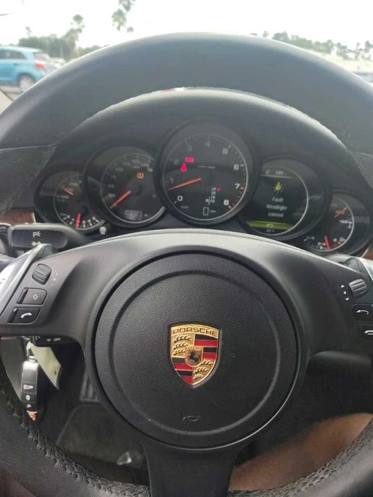 2013 Porsche 970 Panamera - Image 9 of 11