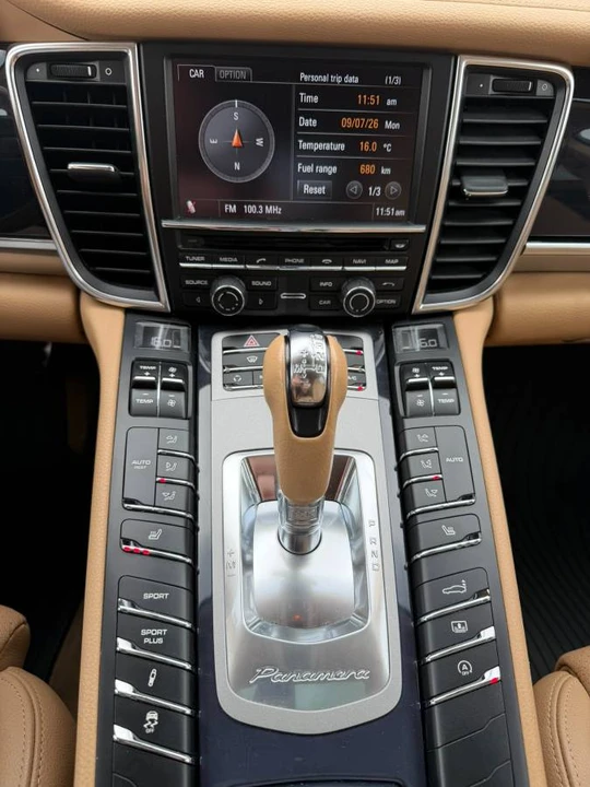 2013 Porsche 970 Panamera - Image 9 of 18