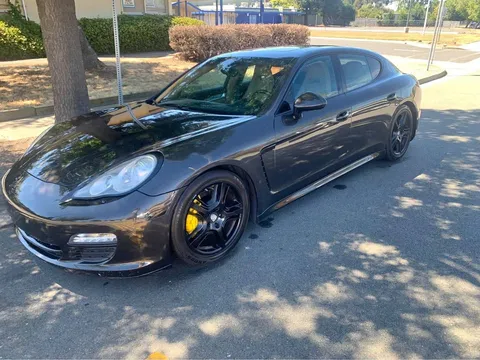 2013 Porsche Panamera 4 Platinum Edition Sedan 4D