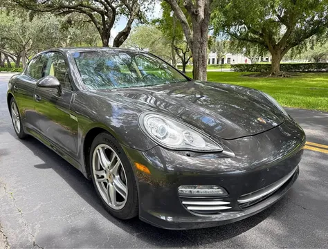 2013 Porsche Panamera 4 Platinum Edition Sedan 4D