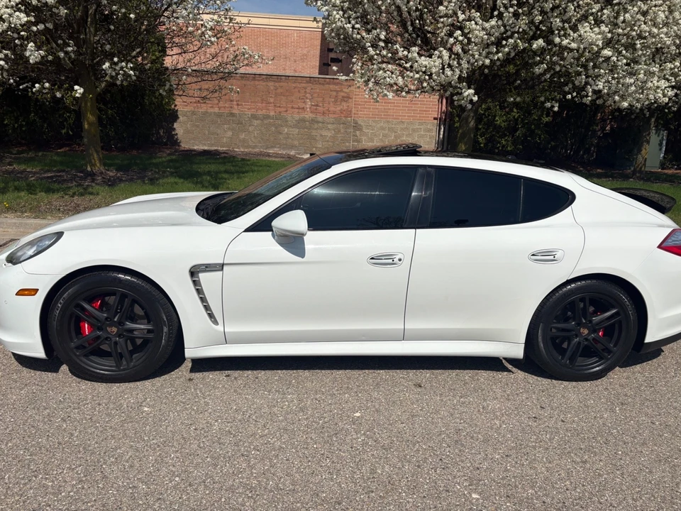 2013 Porsche 970 Panamera - Image 2 of 31