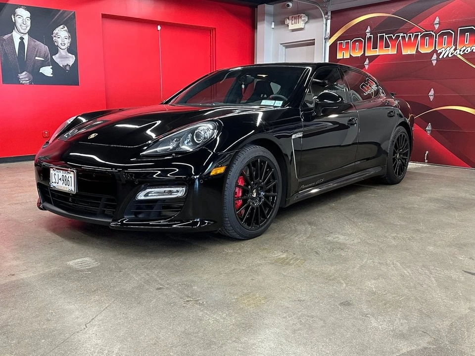2013 Porsche - Image 2 of 31