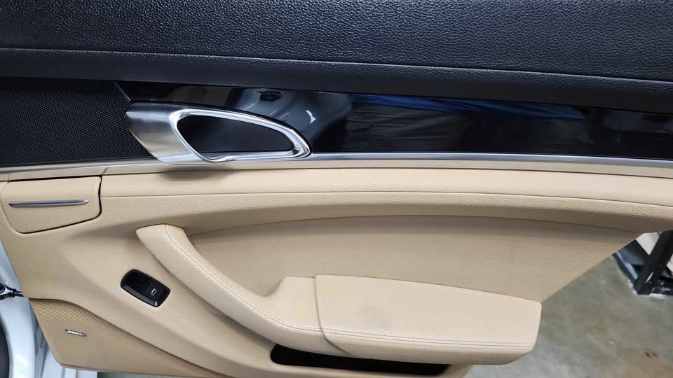 2013 Porsche Panamera - Image 18 of 19