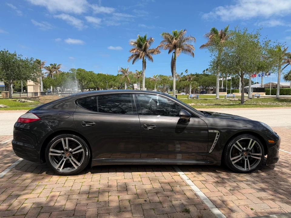 2013 Porsche 970 Panamera - Image 8 of 31