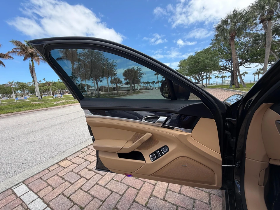 2013 Porsche 970 Panamera - Image 29 of 31
