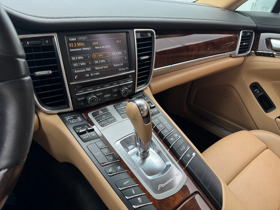 2013 Porsche Panamera - Image 11 of 31