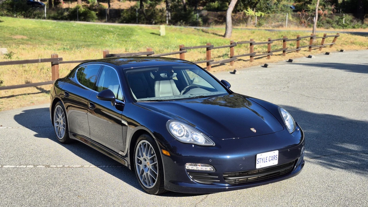 2013 Porsche 970 Panamera S - Image 17 of 31