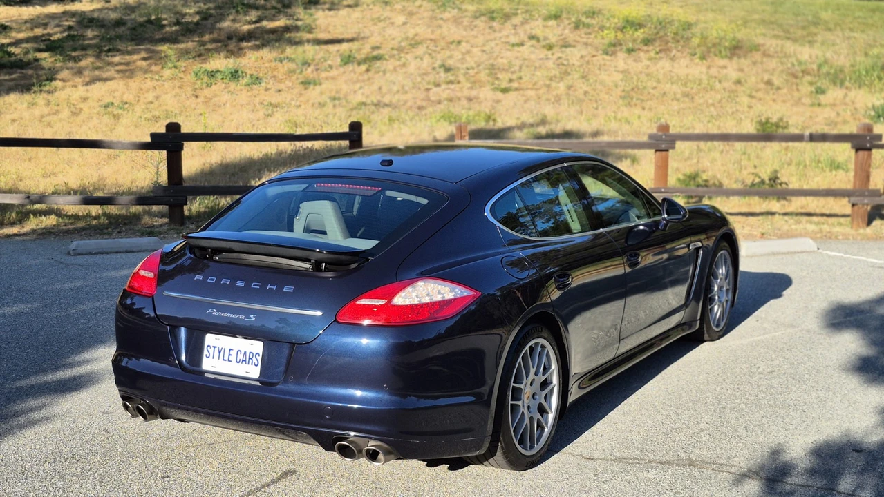 2013 Porsche 970 Panamera S - Image 27 of 31