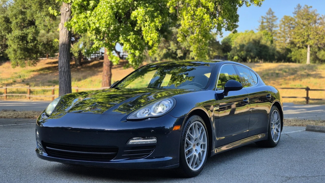 2013 Porsche 970 Panamera S - Image 2 of 31
