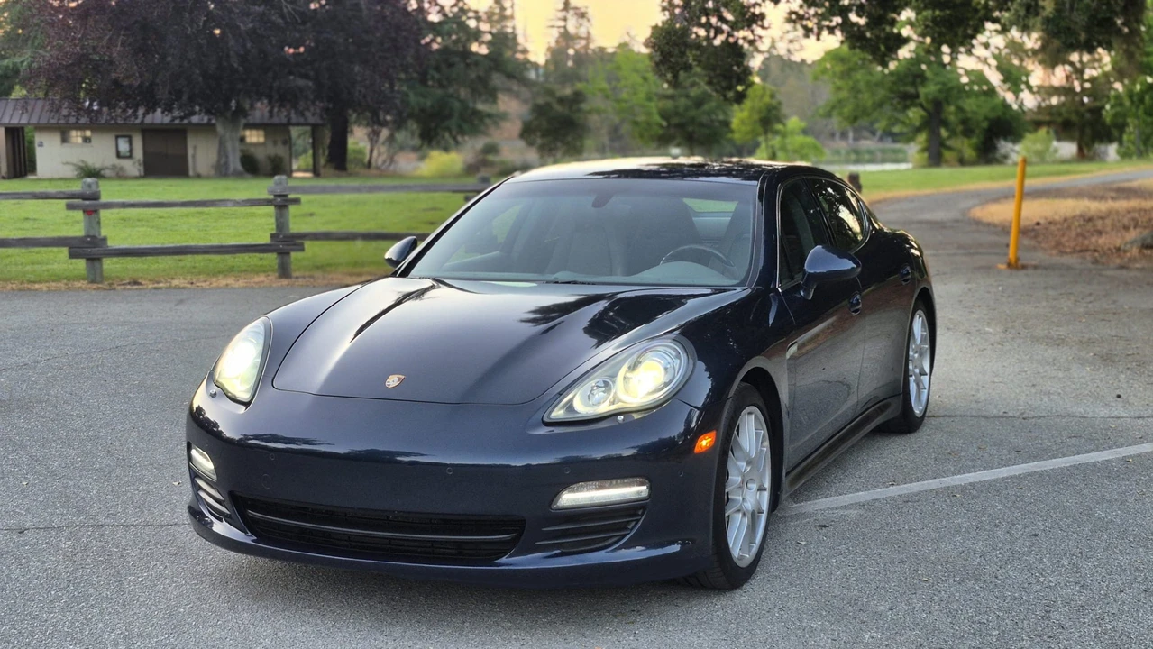 2013 Porsche 970 Panamera S - Image 9 of 31