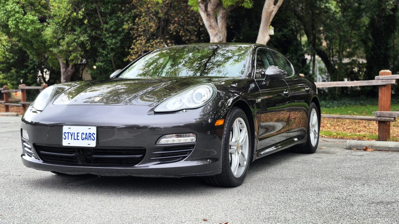 2013 Porsche 970 Panamera S - Image 3 of 31