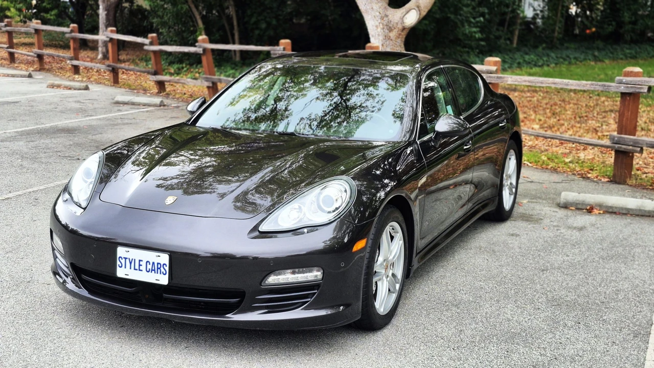 2013 Porsche 970 Panamera S - Image 2 of 31