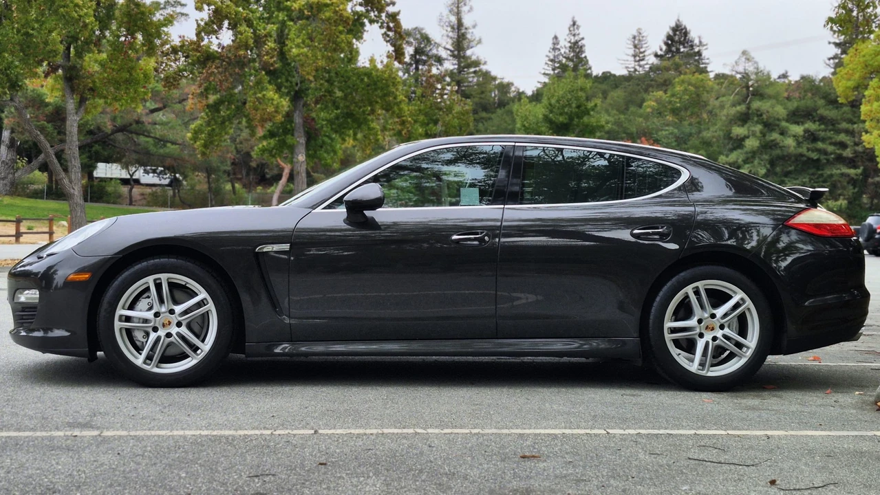 2013 Porsche 970 Panamera S - Image 8 of 31