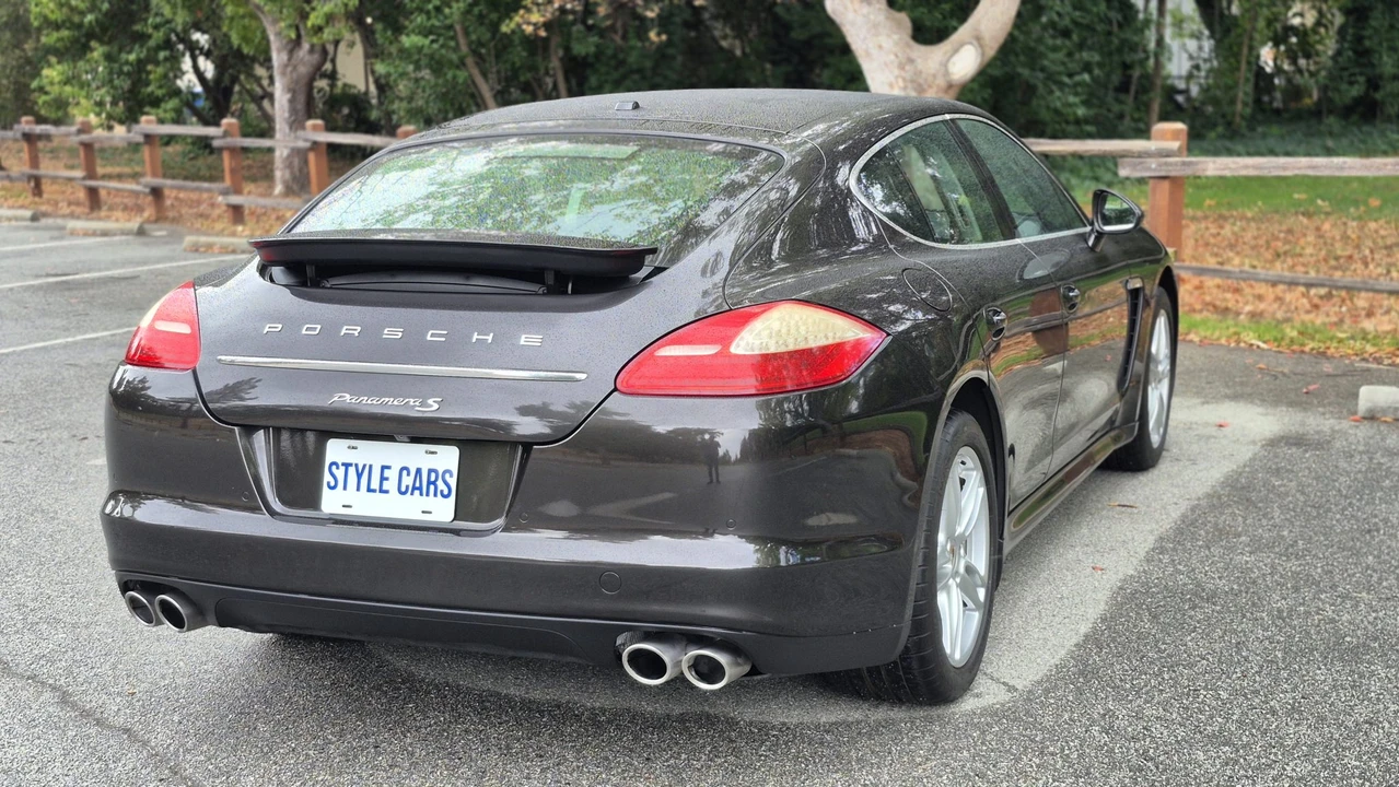 2013 Porsche 970 Panamera S - Image 17 of 31
