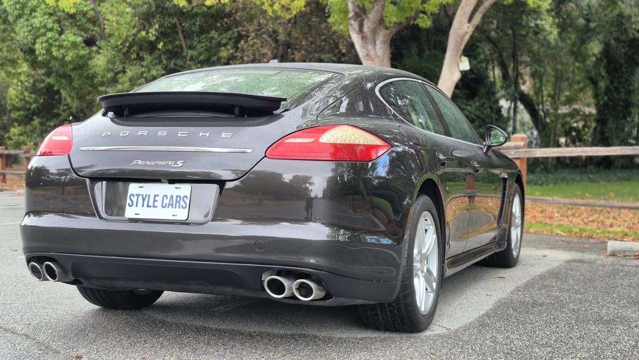2013 Porsche 970 Panamera S - Image 16 of 31