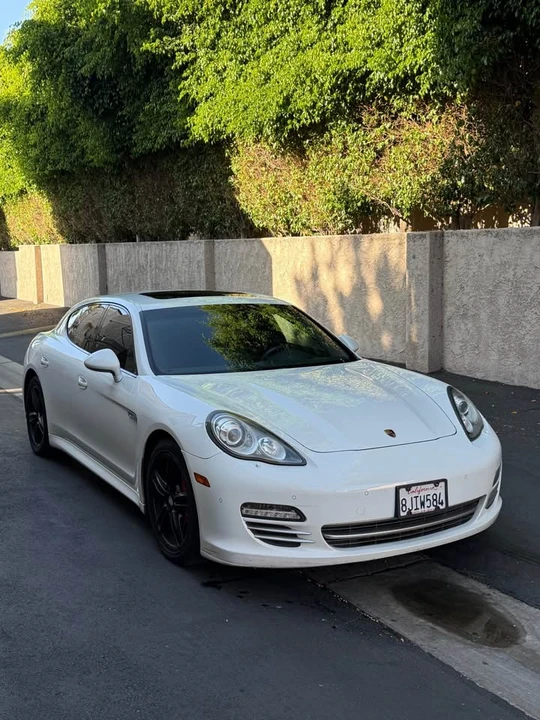 2013 Porsche 970 Panamera - Image 2 of 15