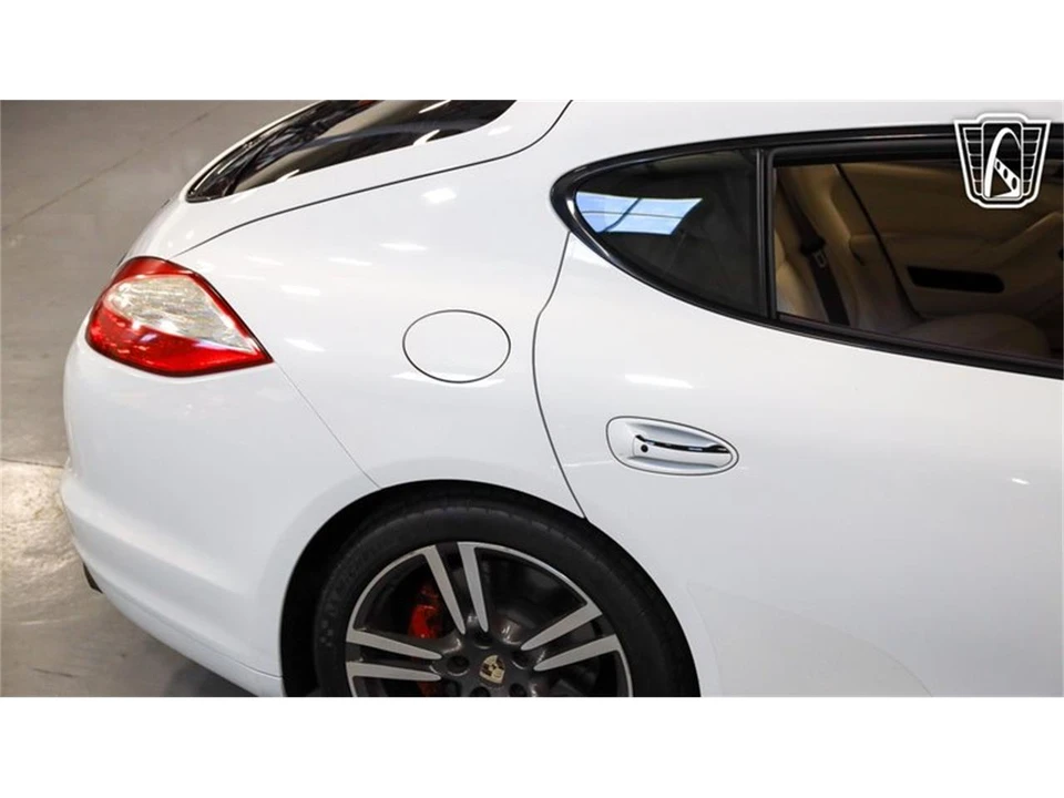 2013 Porsche 970 Panamera - Image 28 of 31