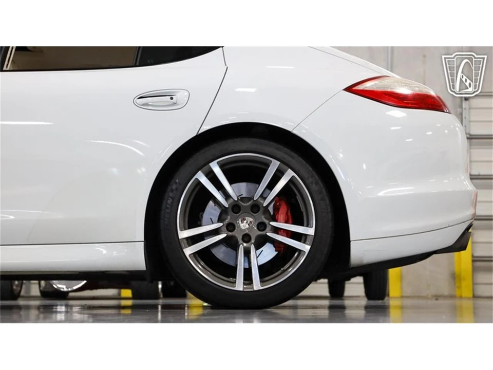 2013 Porsche 970 Panamera - Image 19 of 31