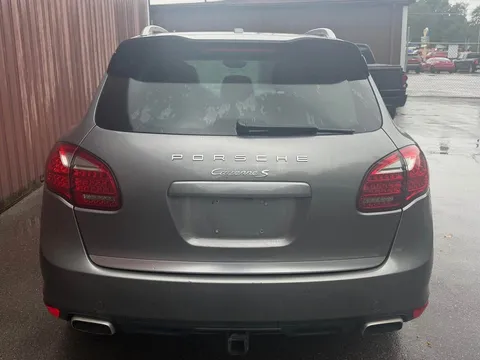 2013 Porsche 958 Cayenne S - Image 3 of 12