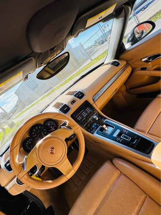 2013 Porsche 981 Boxster - Image 9 of 17