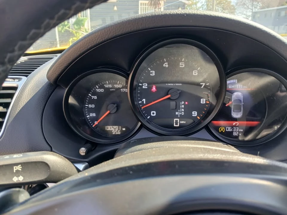 2013 Porsche 981 Boxster - Image 9 of 18