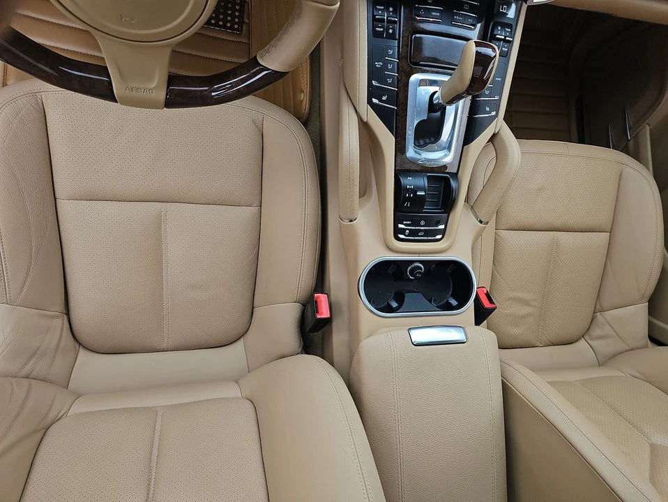 2013 Porsche 958 Cayenne - Image 16 of 20