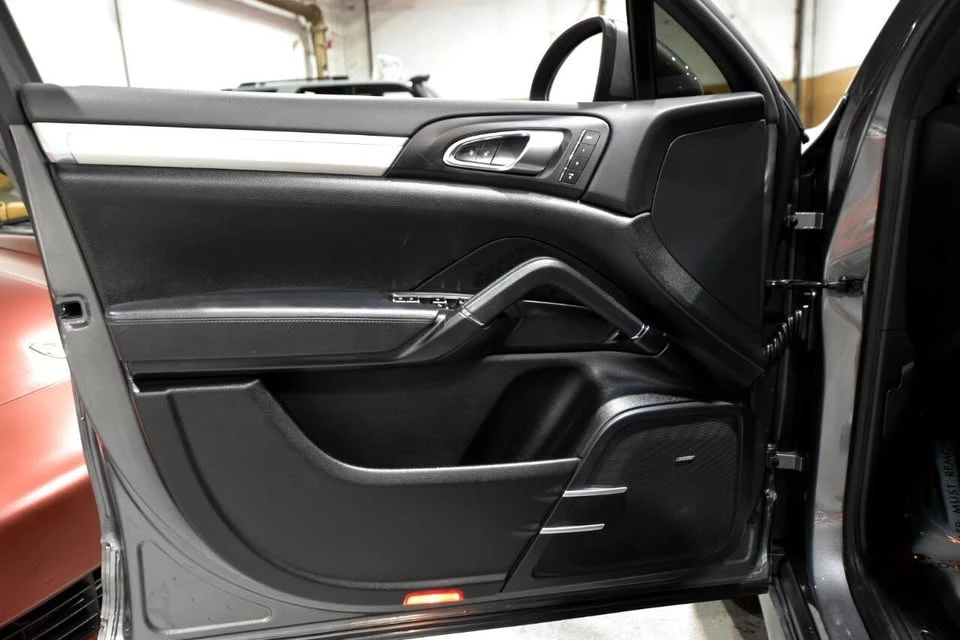 2013 Porsche 958 Cayenne - Image 12 of 20