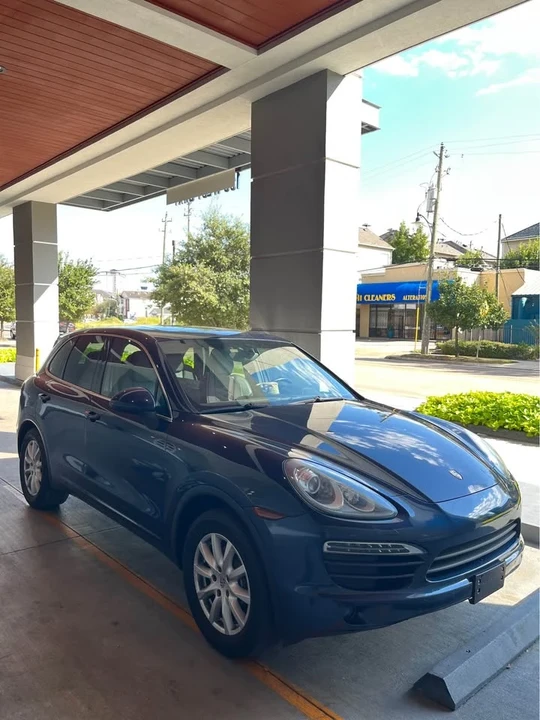 2013 Porsche 958 Cayenne - Image 2 of 13